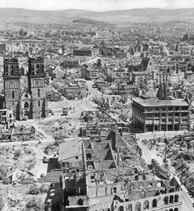 La destruction de Kassel par les bombardements de 1943. Photographie fournie aimablement par la Stadtarchiv de Kassel,